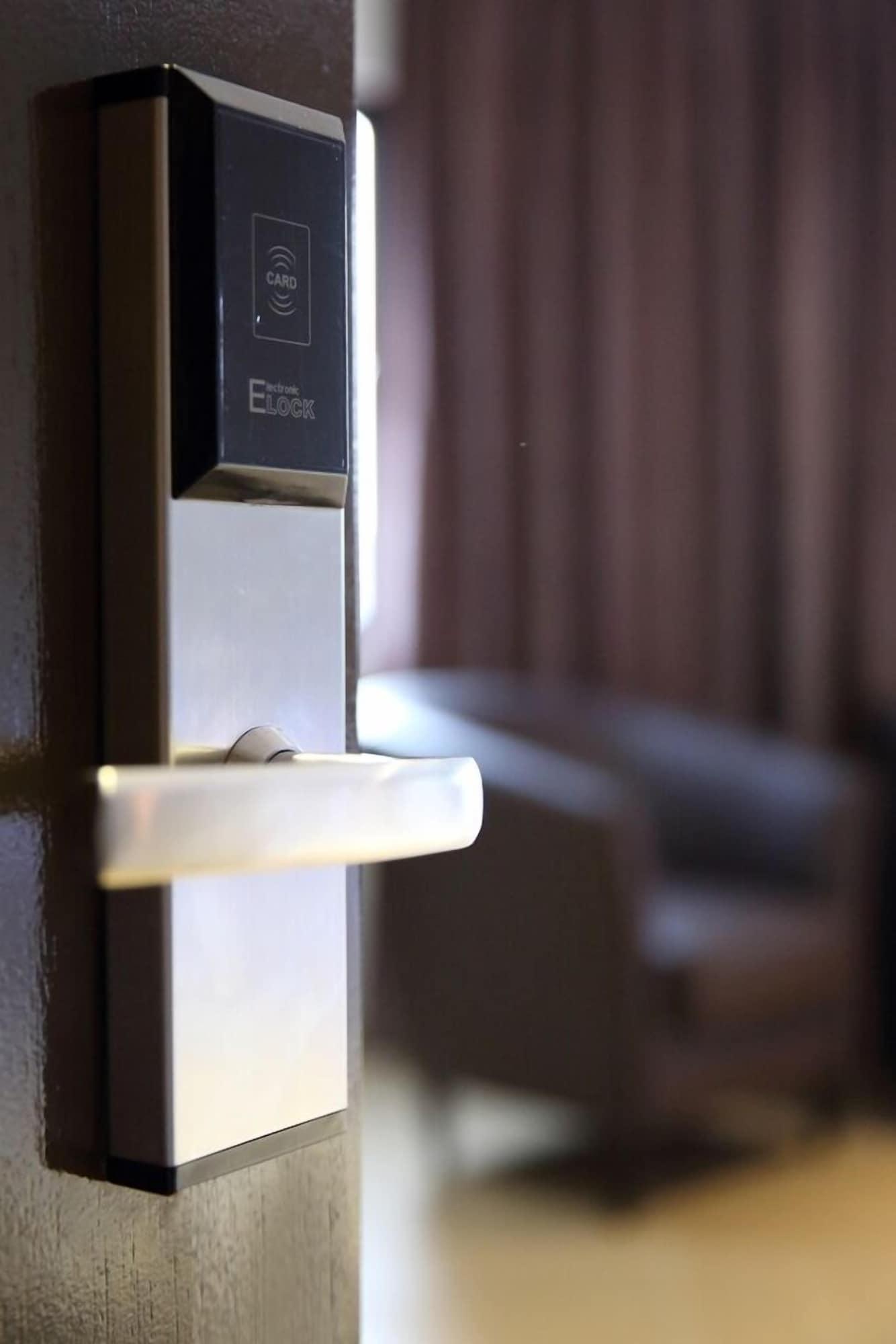Gl Hotel Клуанг Екстер'єр фото